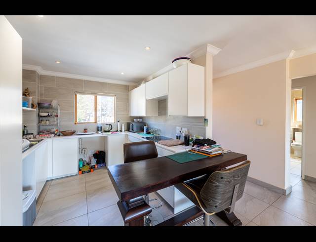 2 BEDROOM TOWNHOUSE FOR SALE IN LONEHILL